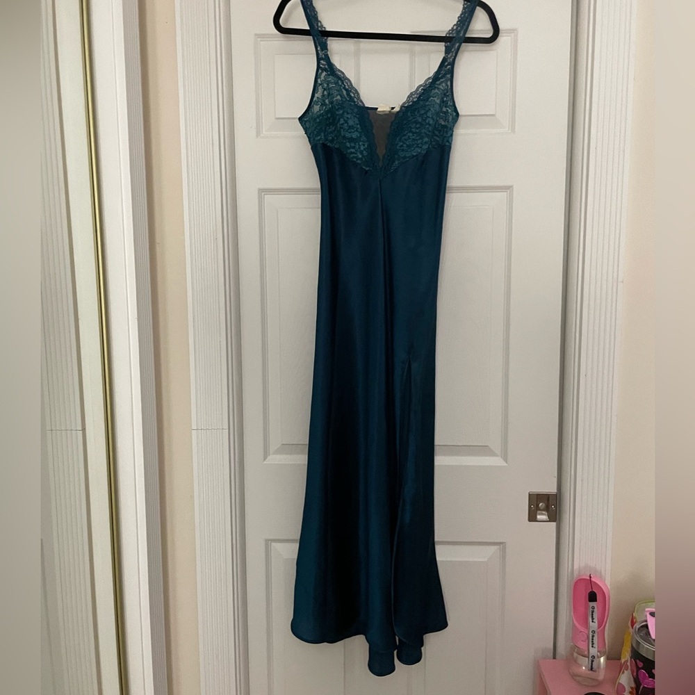 Vintage Victoria Secret Satin Teal/lace long nightgown.EUC sz Small